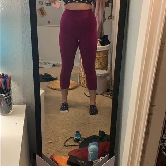 Lulu lemon Capri leggings - Picture 3 of 4